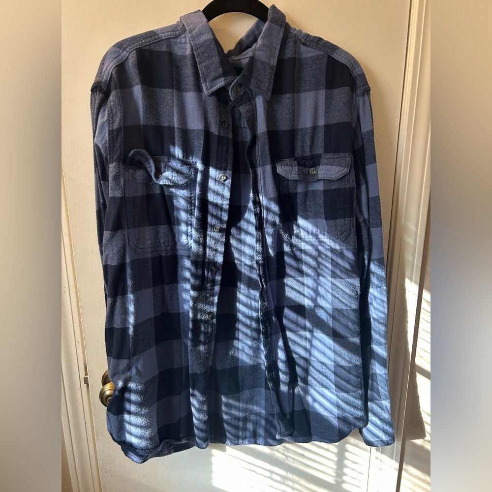 Men’s flannel button down